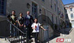 银川网红吃瓜事件视频曝光,视频曝光引发网友热议